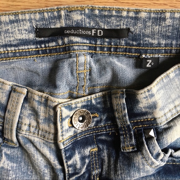 Acid wash style skinny ripped jeans - size 0 - Picture 3 of 12